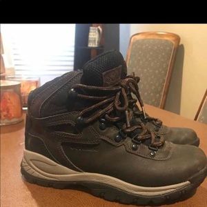 Colombia Women’s Leather hiking boots